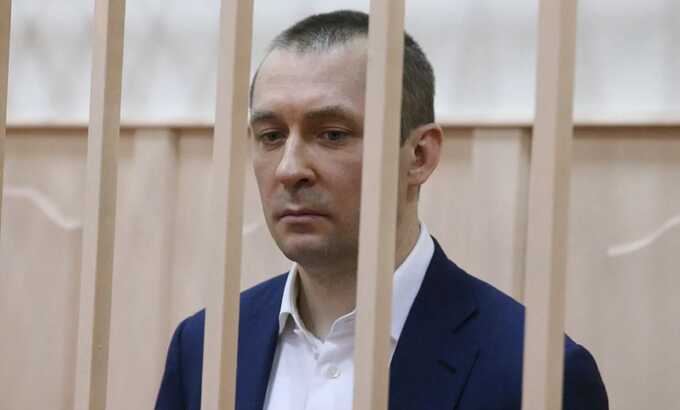 Суд конфисковал у бывшей жены, любовницы, сводной сестры и отца осужденного экс-полковника МВД Захарченко имущество на 50 миллионов рублей